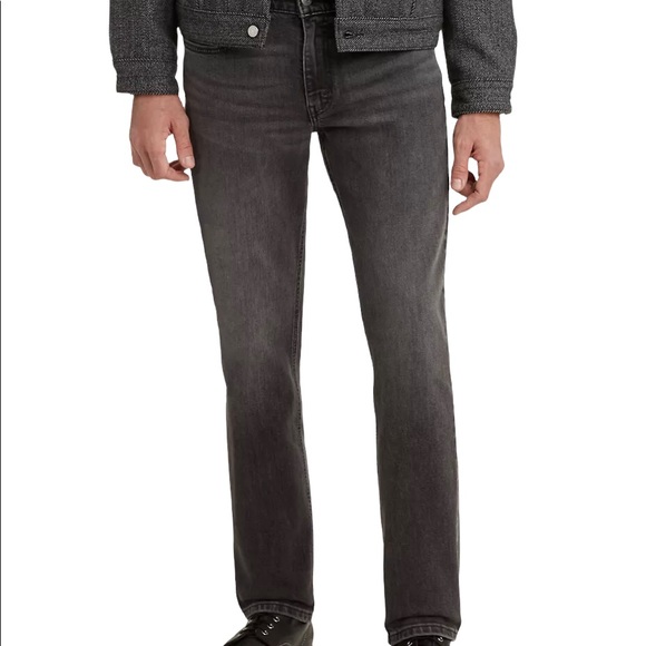 Distressed Levis 514 - Picture 7 of 7